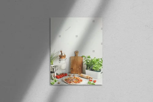 Domowa pizza z aromatycznymi dodatkami