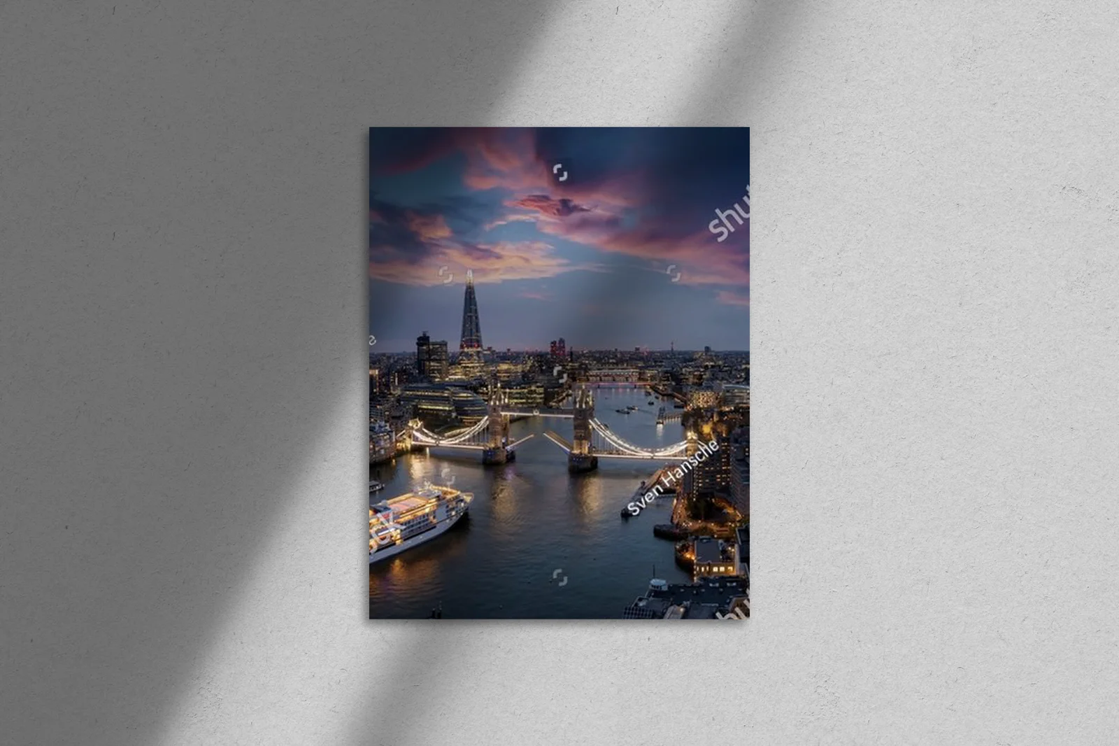 Panoramiczny widok Londynu o zmroku