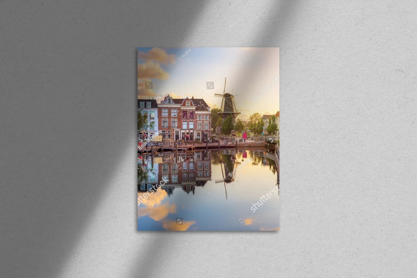 Poranne odbicia: Leiden w blasku słońca