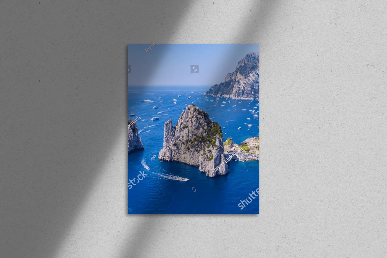 Malowniczy krajobraz włoskiego wybrzeża Amalfi