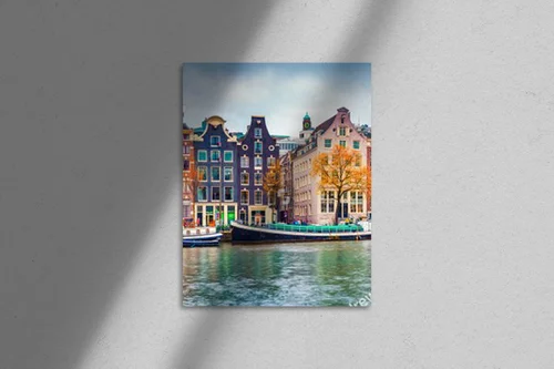 Malownicze widoki Amsterdamu w jesiennych kolorach