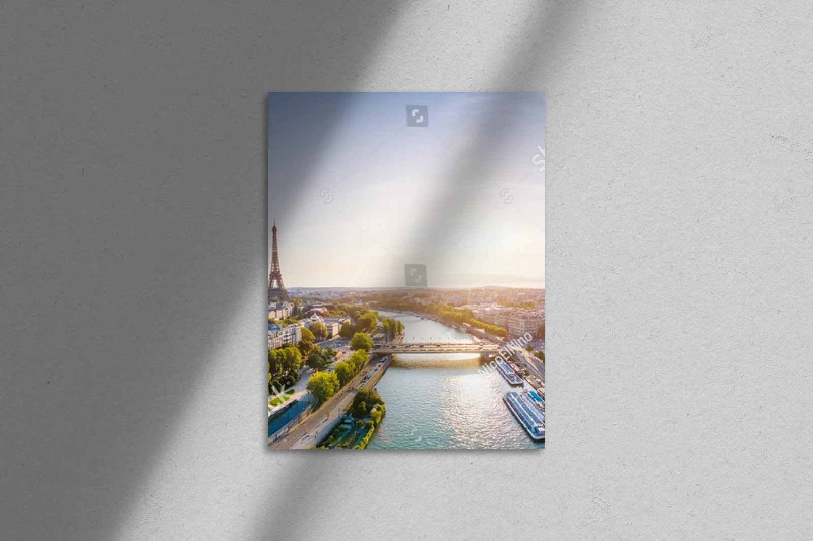 Romantyczny panoramiczny widok Paryża latem