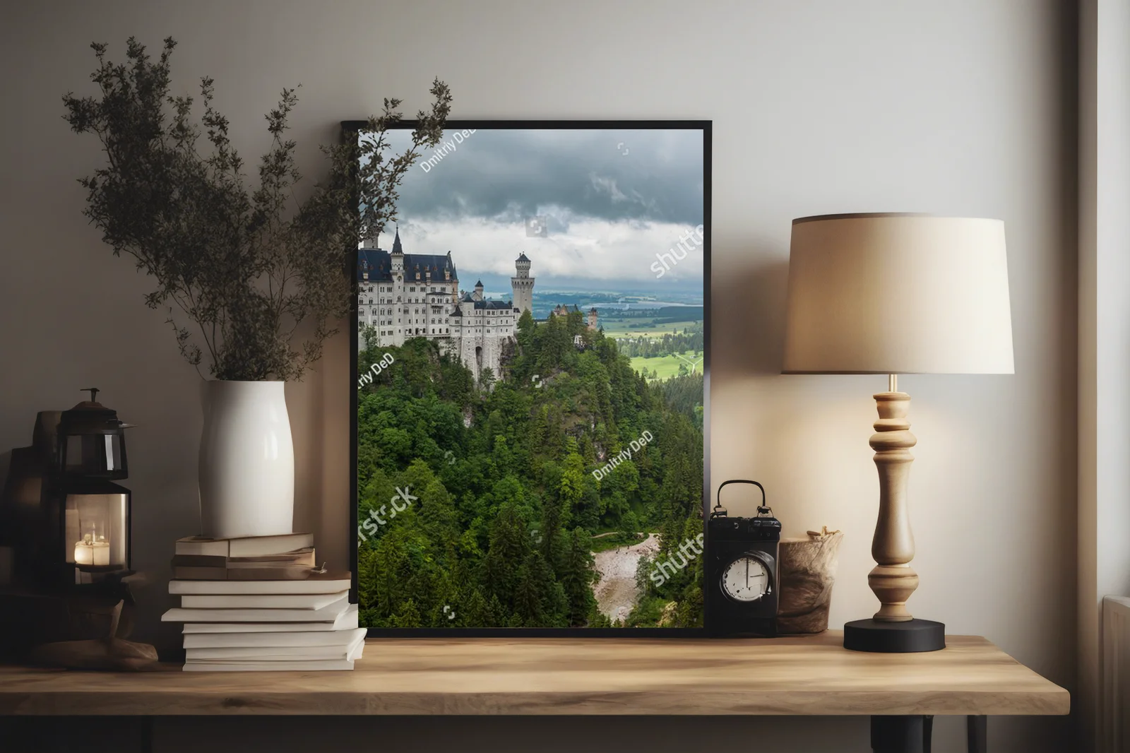 Baśniowy zamek Neuschwanstein w otoczeniu natury