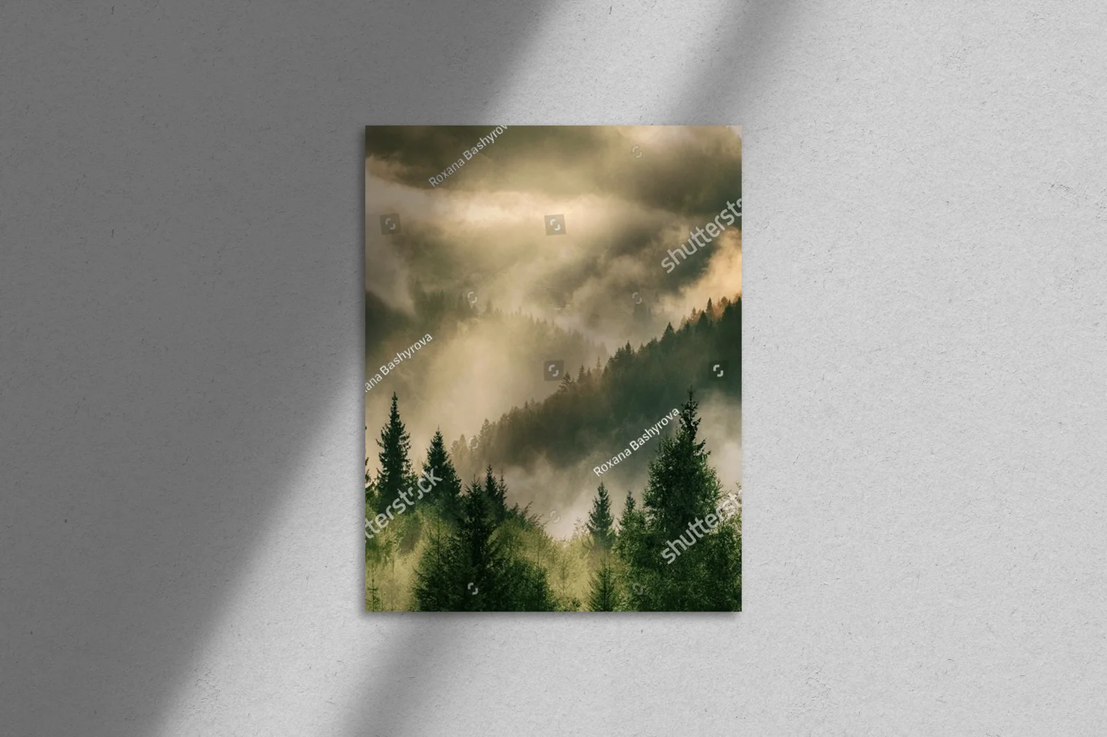 Misty pejzaż górski w retro stylu hipsterskim