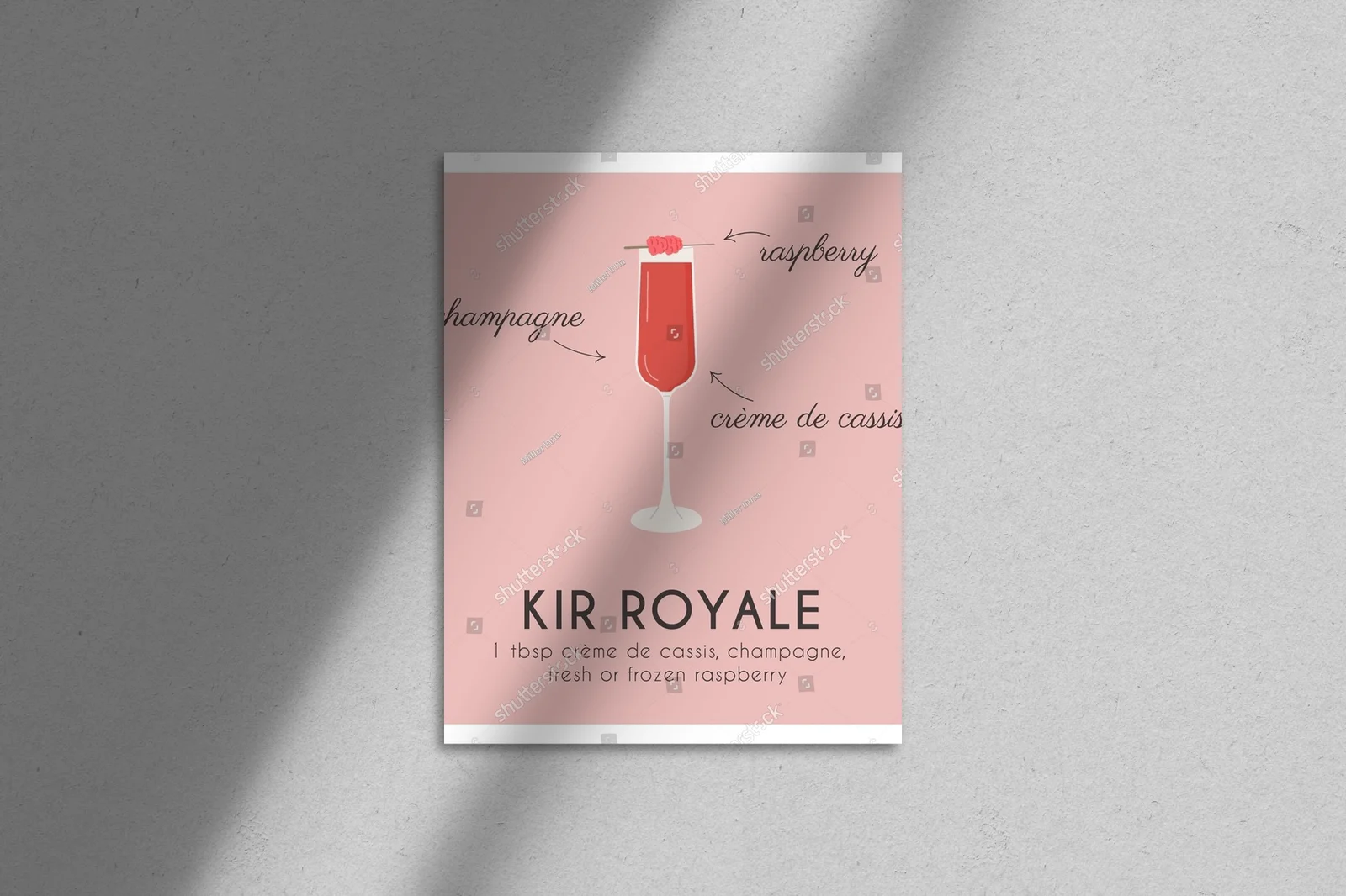 Radosny kir royale w letnich odcieniach