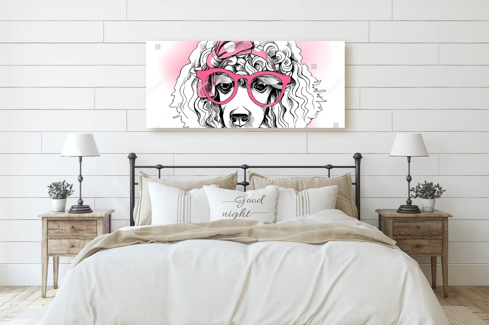 Uroczy portret poodle w różowej opasce