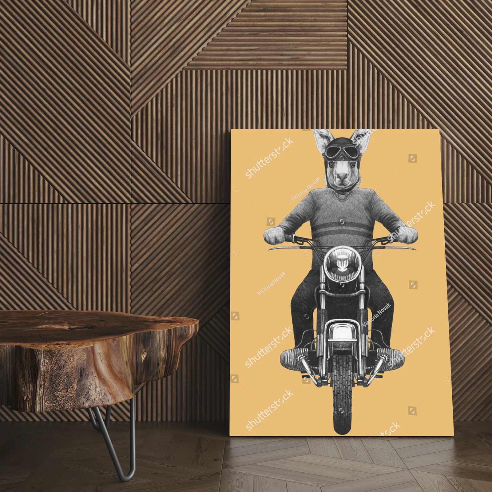 Kangur na motocyklu w miodowych odcieniach