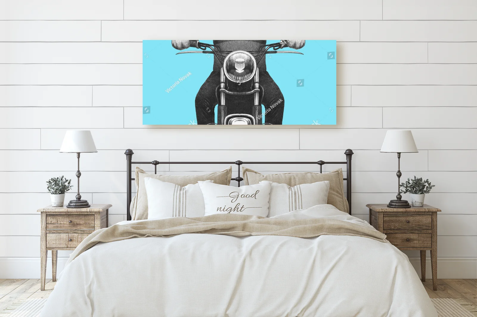 Zimowy portret białego niedźwiedzia na motocyklu