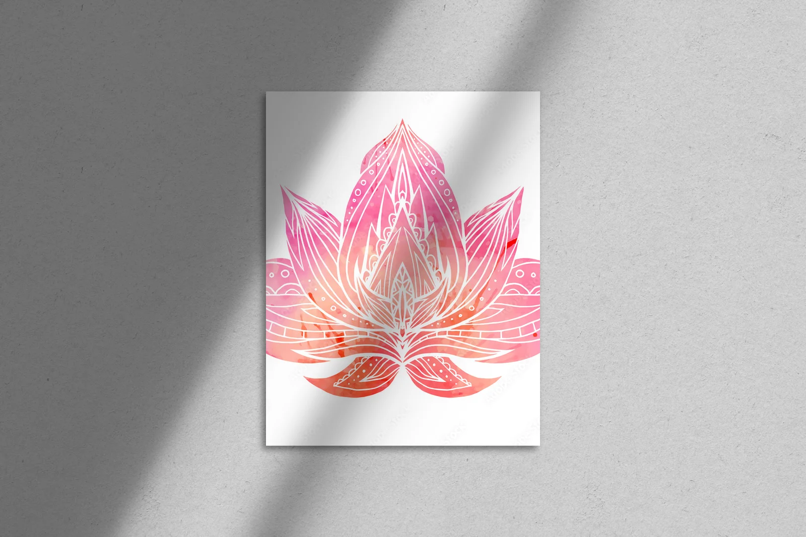 Kolorowy Lotus z boho akcentem na wodnym tle