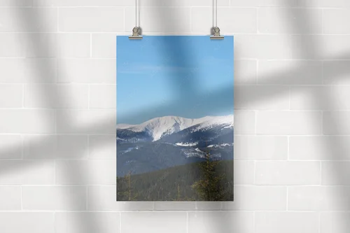 Zimowa panorama Karkonoszy w błękicie
