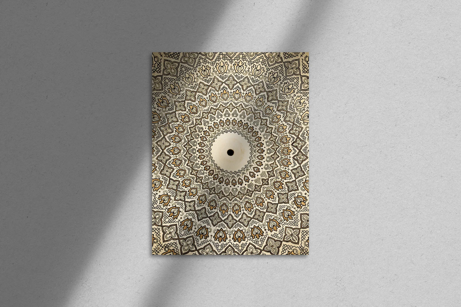 Orientalne ornamenty w czerni i złocie
