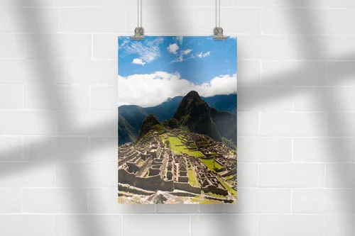 Mistyczna panorama Machu Picchu w delikatnych tonach