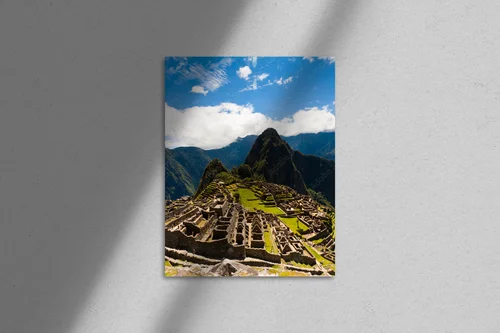 Mistyczna panorama Machu Picchu w delikatnych tonach