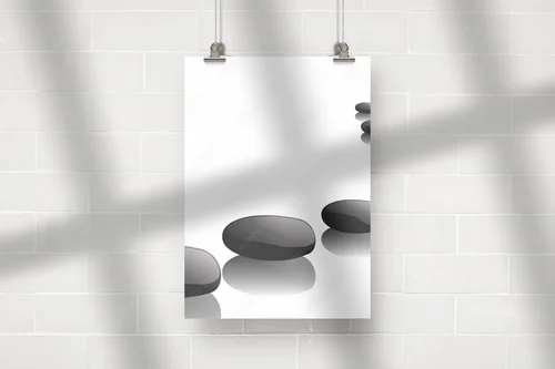 Spokojna ścieżka kamieni w monochromatycznej harmonii