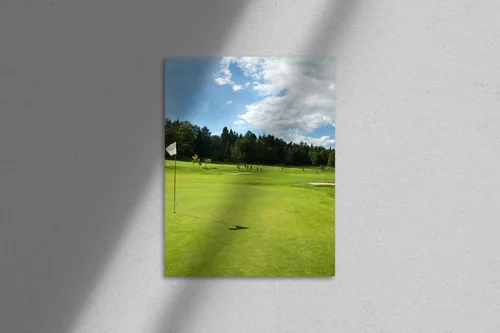 Nostalgiczna podróż po słonecznym polu golfowym