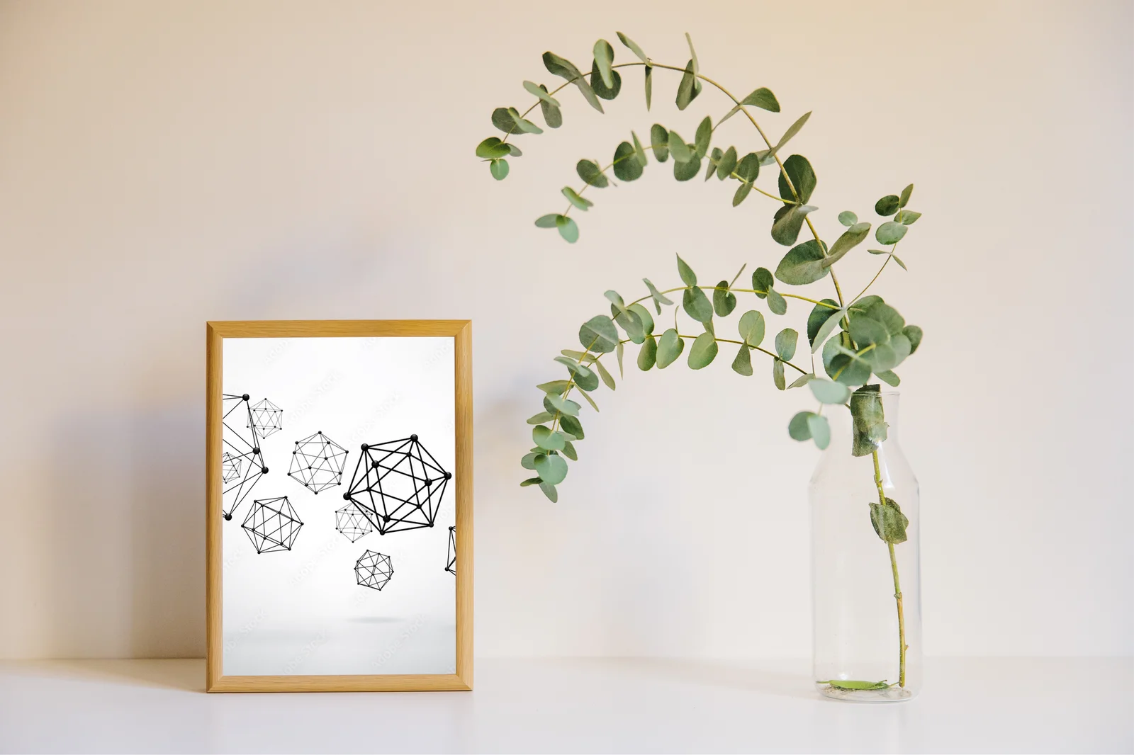 Geometryczna harmonijność w subtelnej bieli