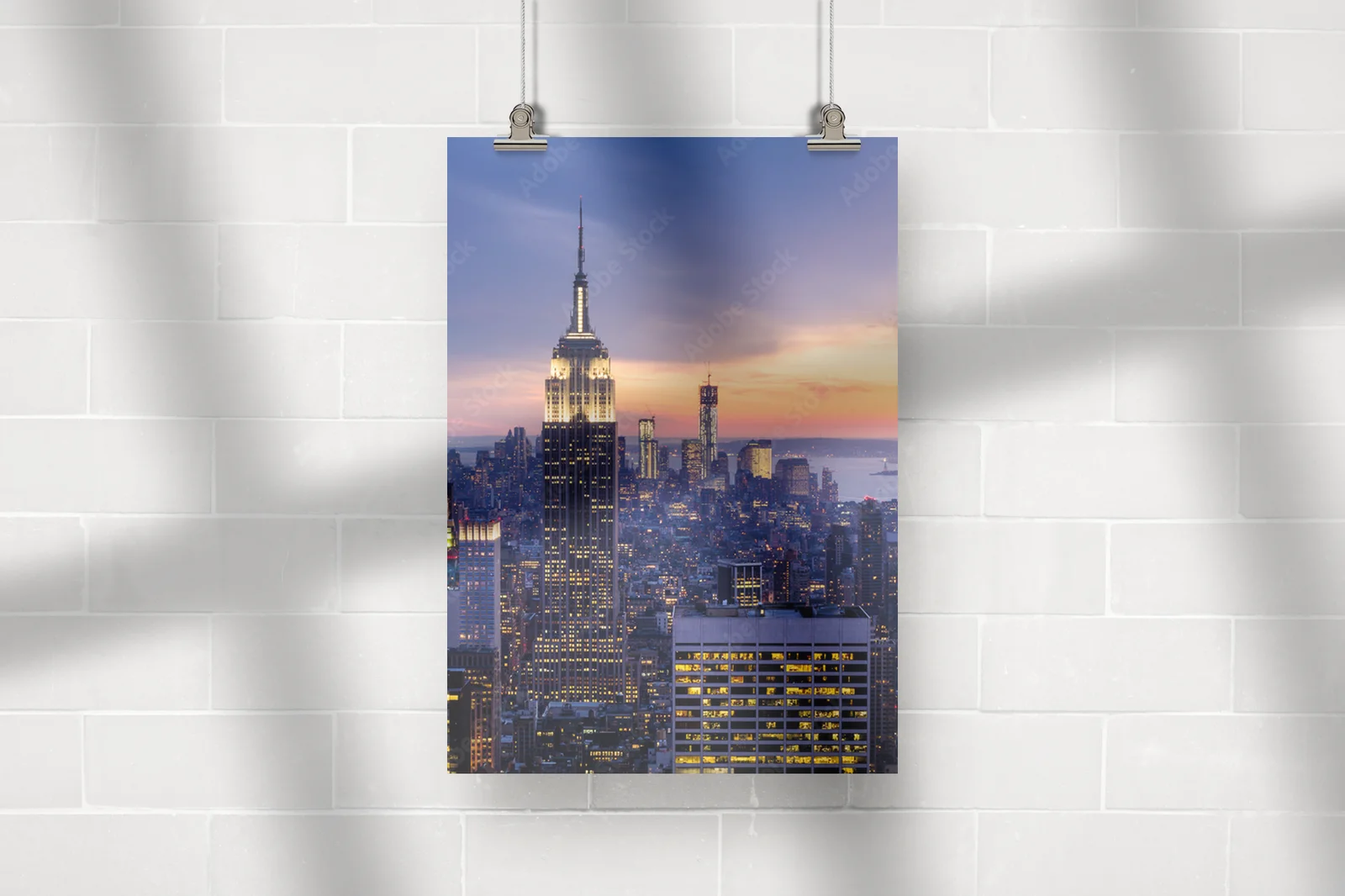 Nowojorskie skyline w nocnym blasku