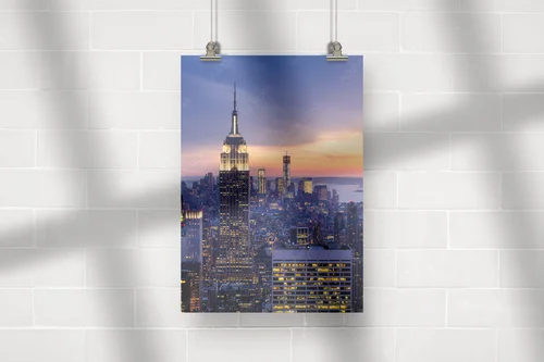 Nowojorskie skyline w nocnym blasku