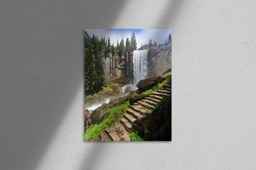 Mistyczna moc Vernal Fall w Yosemite