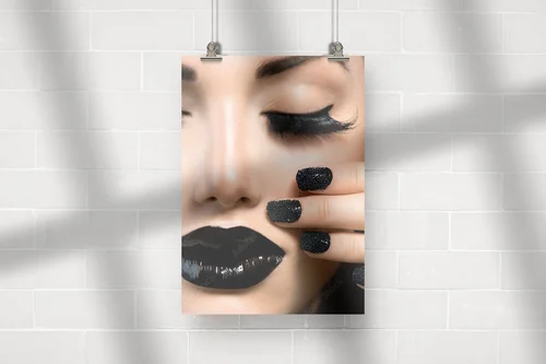 Glamour i elegancja - czarna manicure w stylu