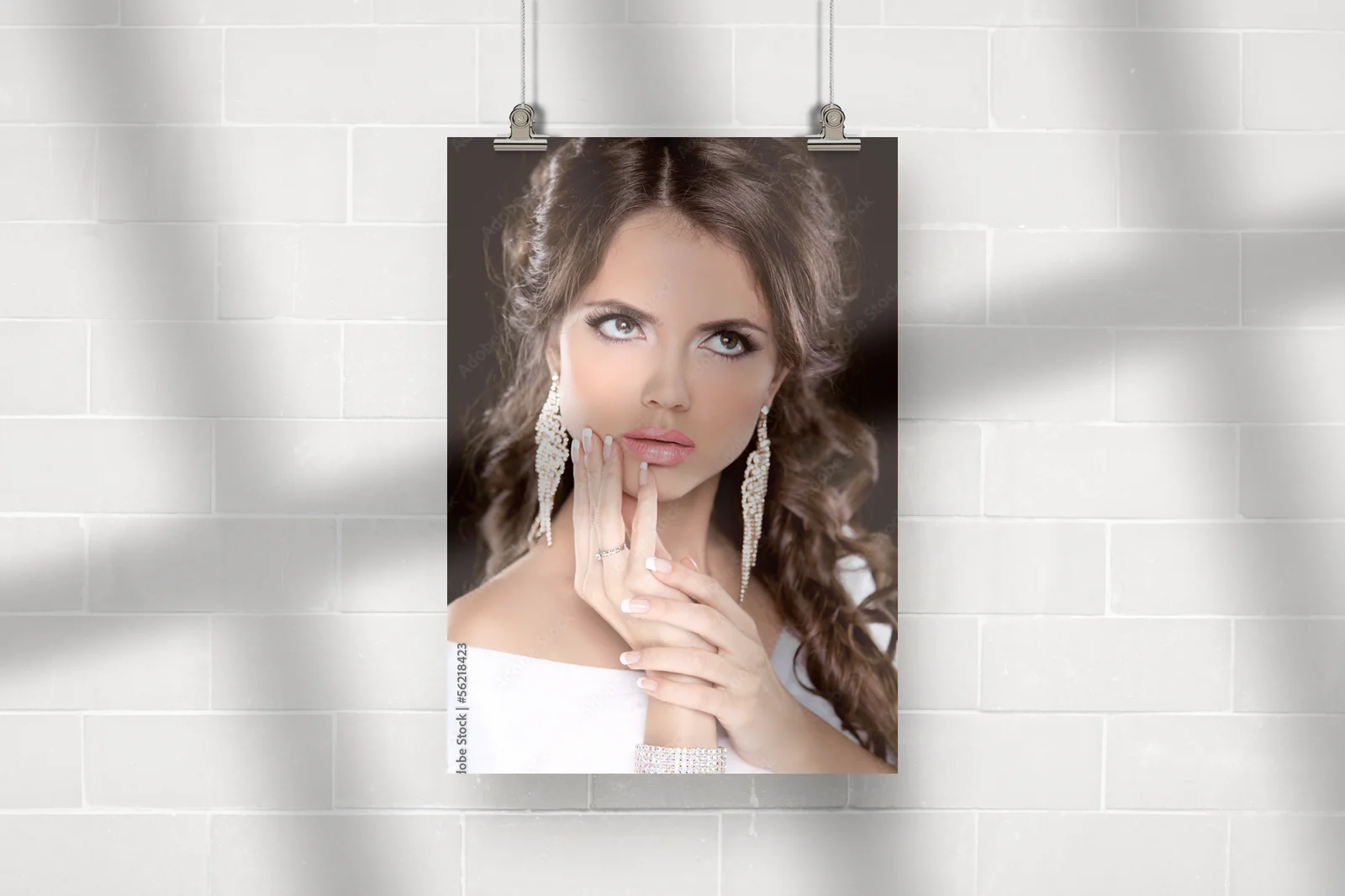Blask piękna: Brązowowłosa modelka w glamour