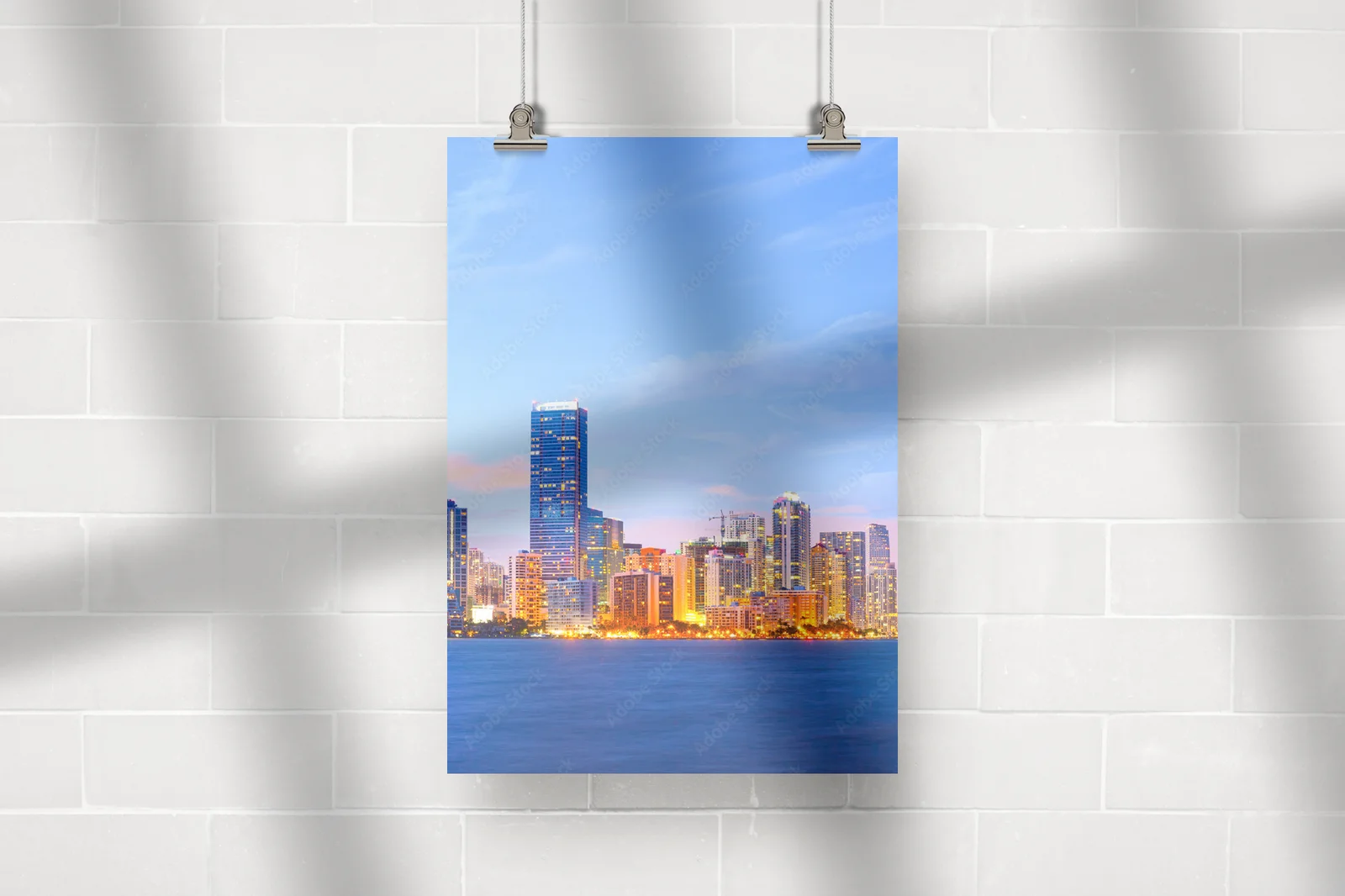 Kolorowa panorama Miami nocą pełna magii