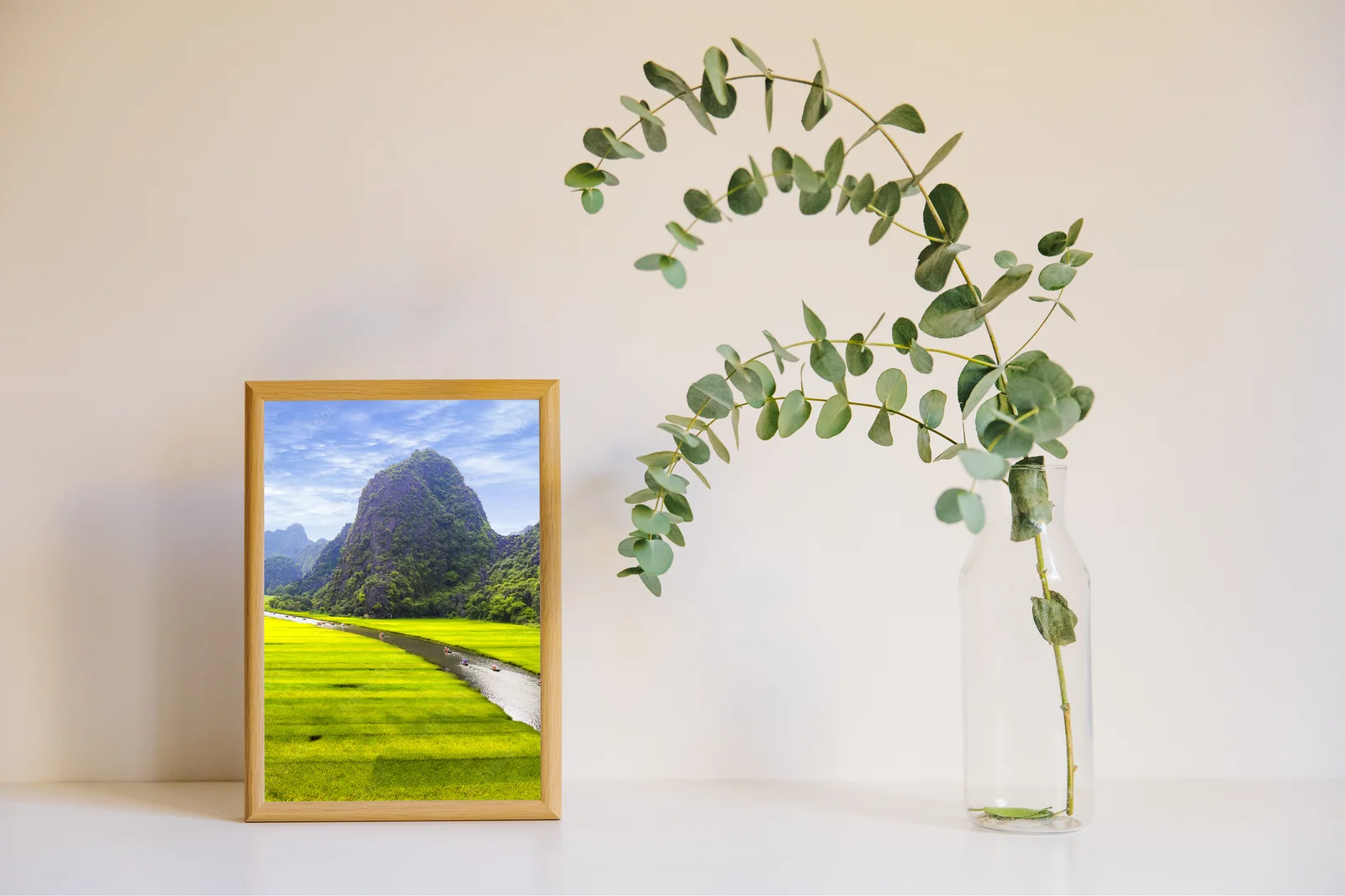 Malownicze pejzaże Ninh Binh w wiosennych barwach