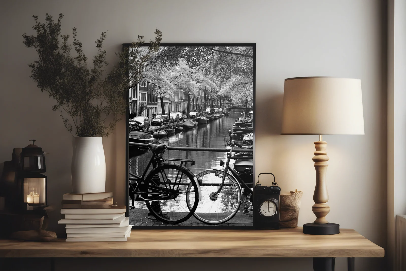 Romantyczne pejzaże Amsterdamu w nasyconej czerni
