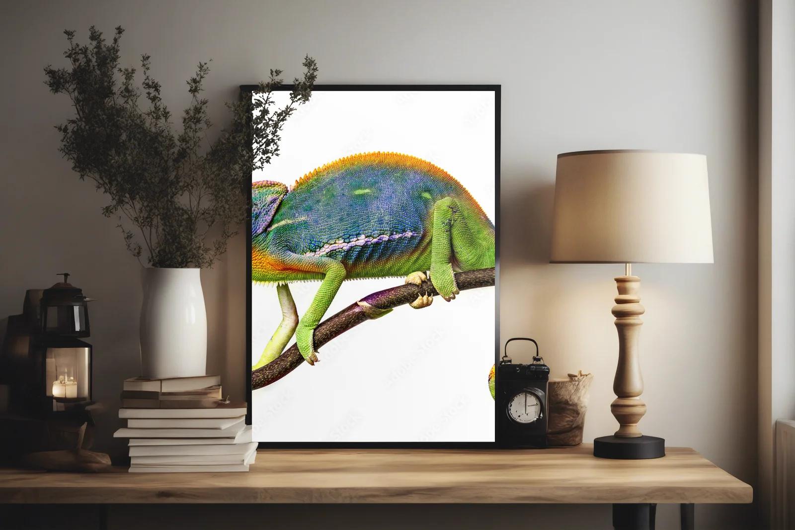 Zjawiskowy chameleon w białym blasku
