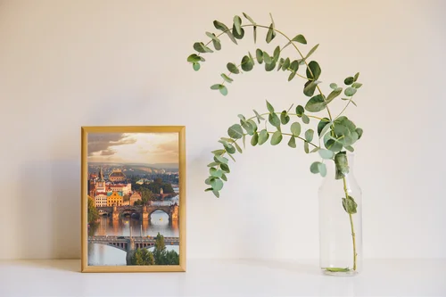 Praga: Urok Vltawy i Mostów w Duskowej Scenerii