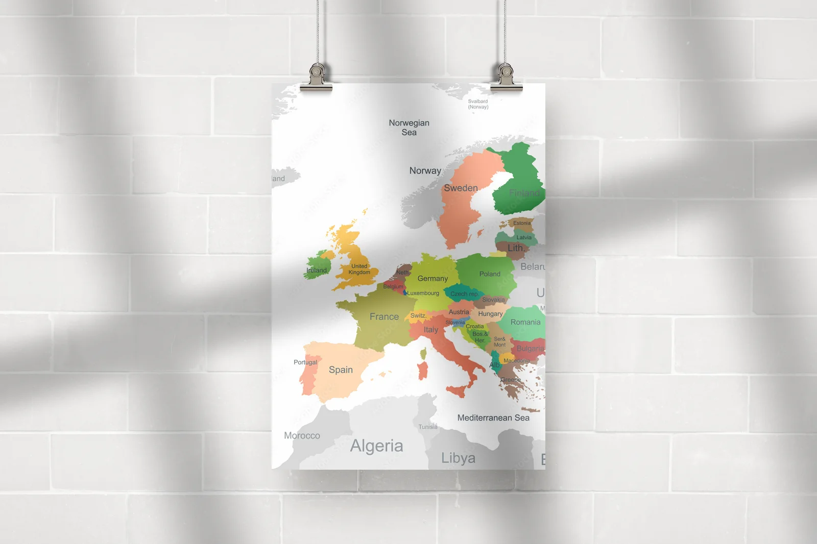 Elegancka mapa Europy w harmonijnych odcieniach