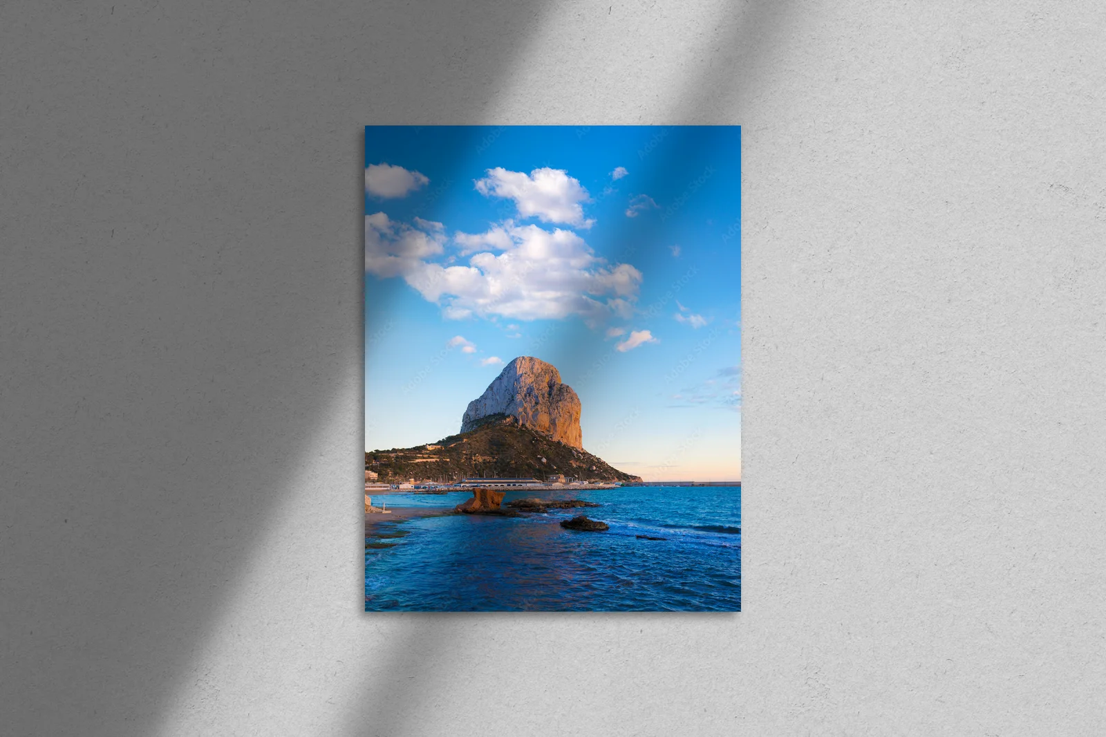Zachód słońca nad plażą Cantal Roig w Alicante