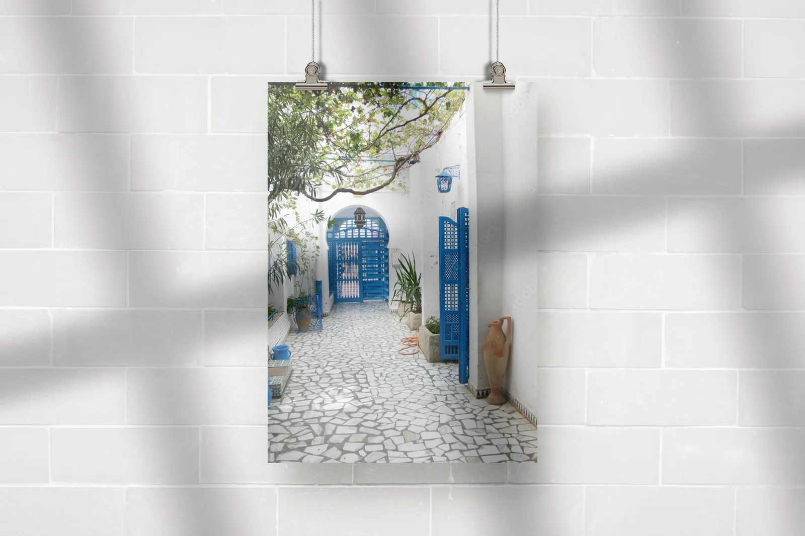 Wspomnienia z letniego dziedzińca w Sidi Bou Said