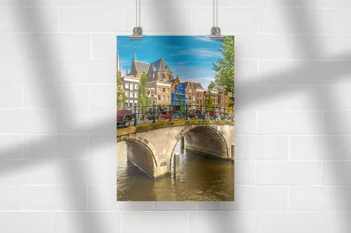 Amsterdamska urbanistyka w nasyconej palecie barw