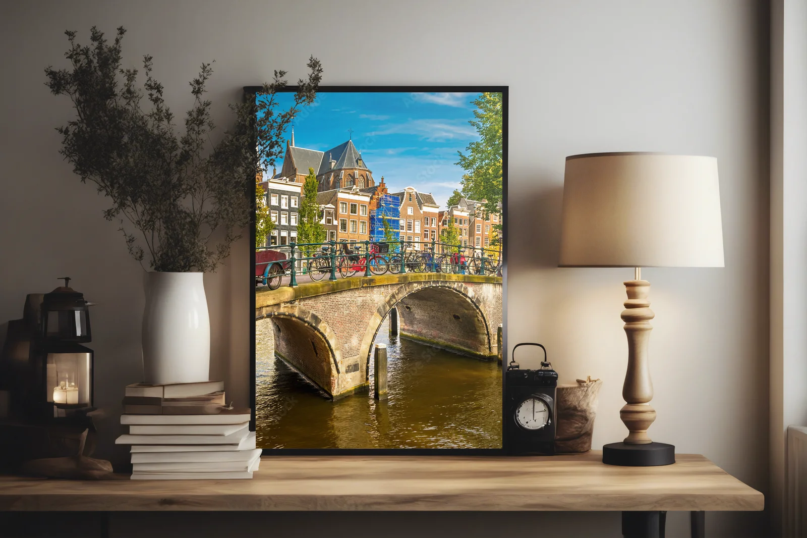 Amsterdamska urbanistyka w nasyconej palecie barw