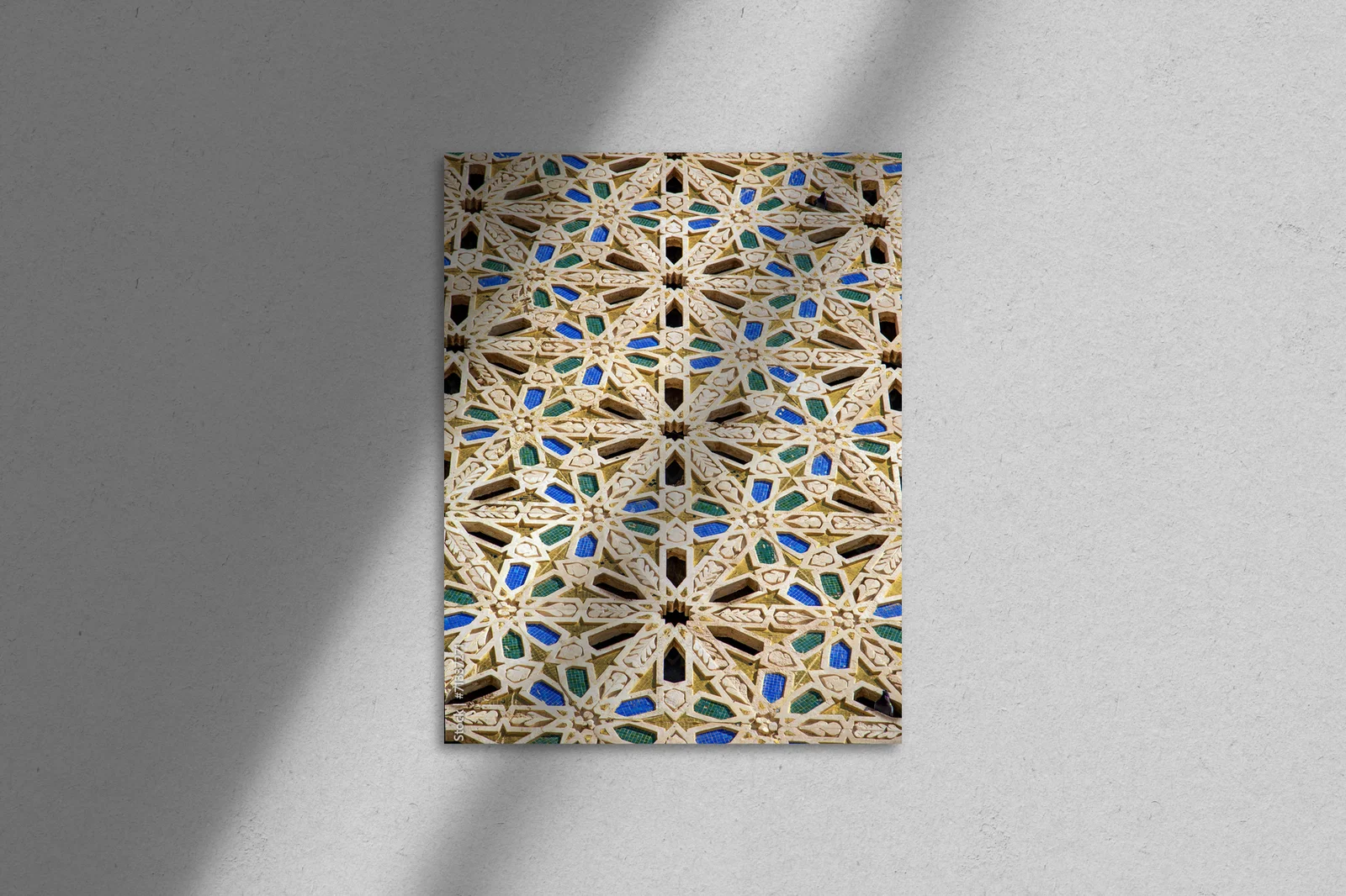 Arabska harmonie: geometryczne kształty w czerni