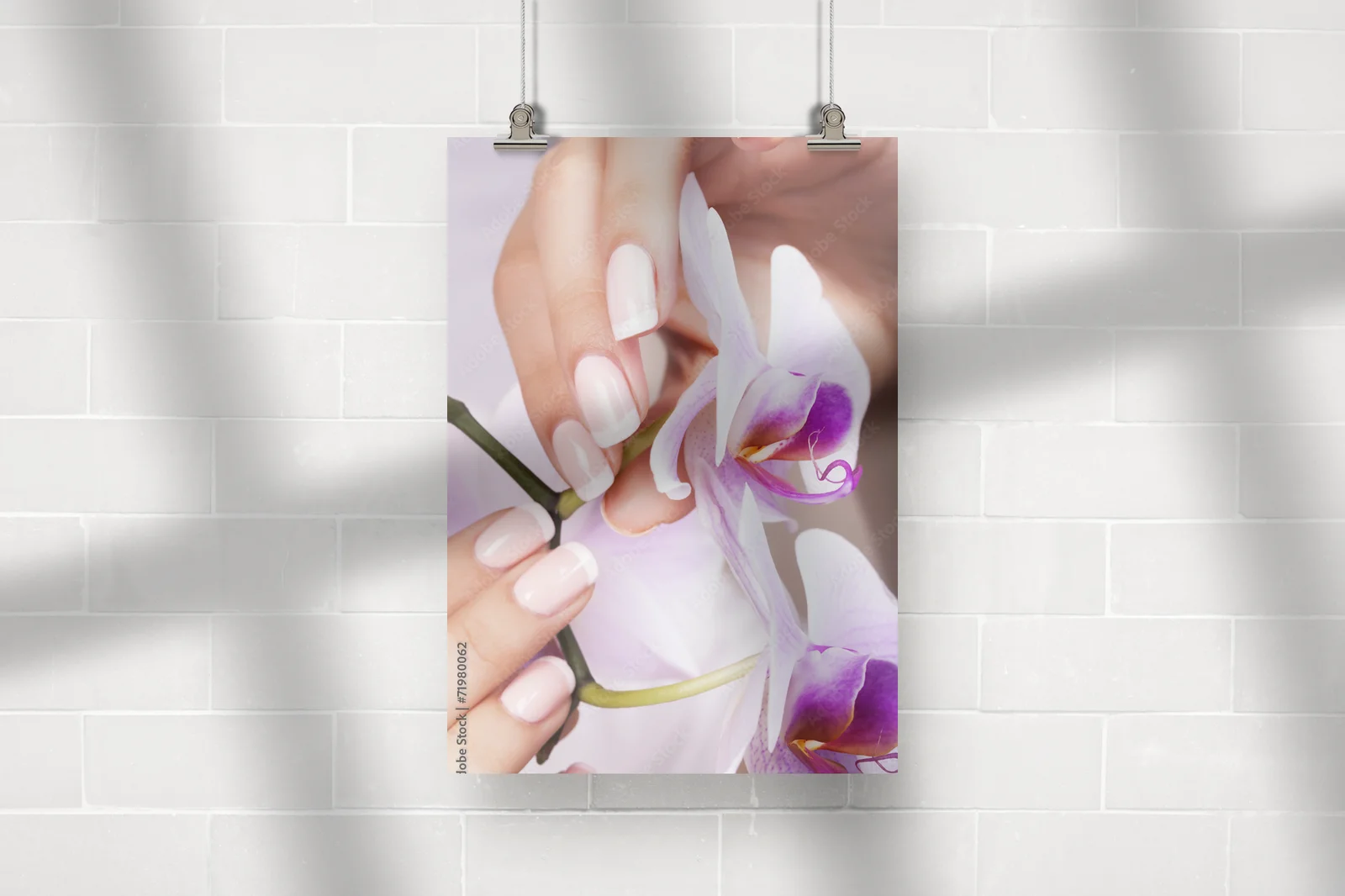 Eleganckie francuskie manicure w pastelowych tonach