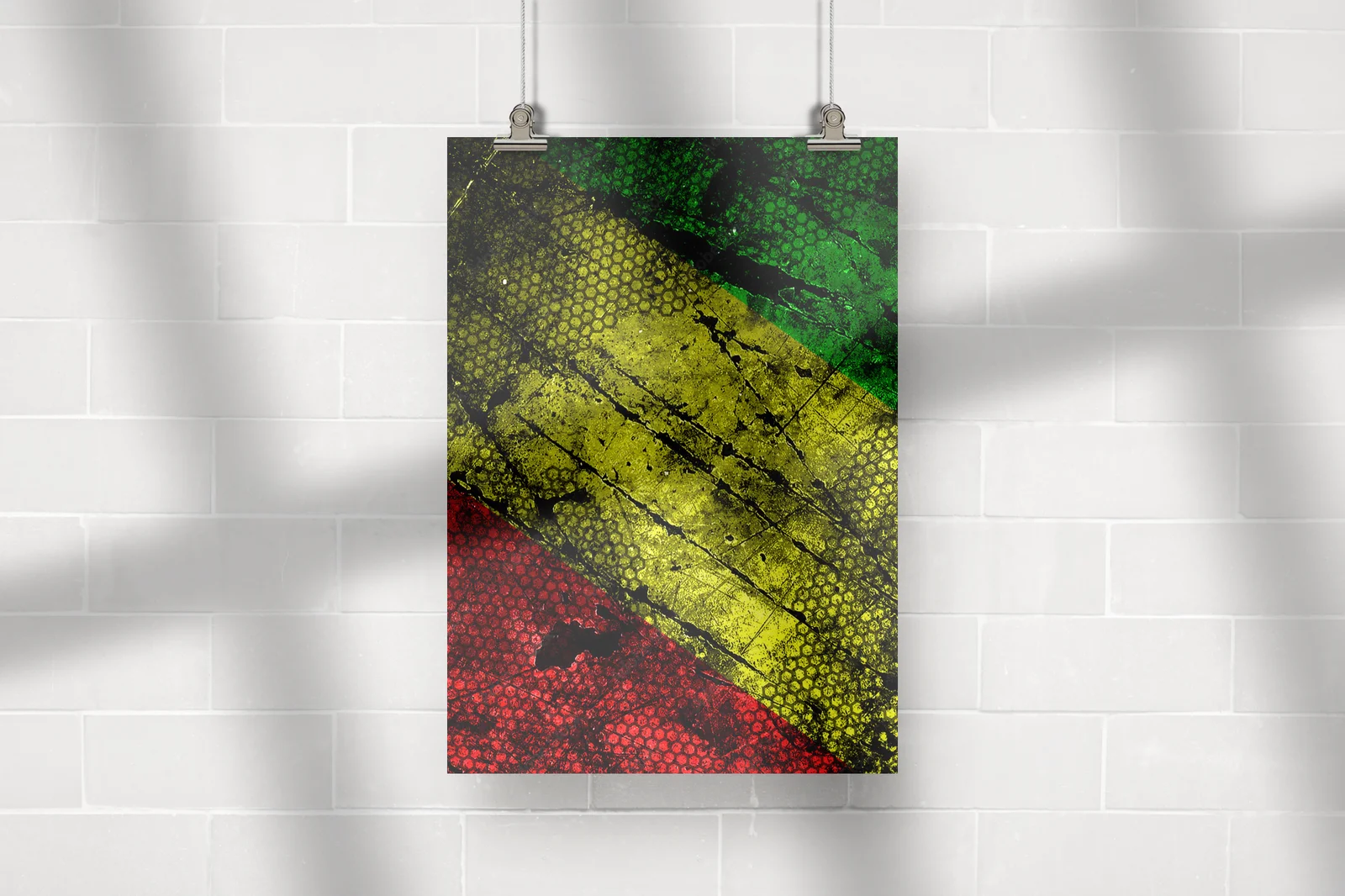 Kolory rasta na zgrzebnym tle betonu