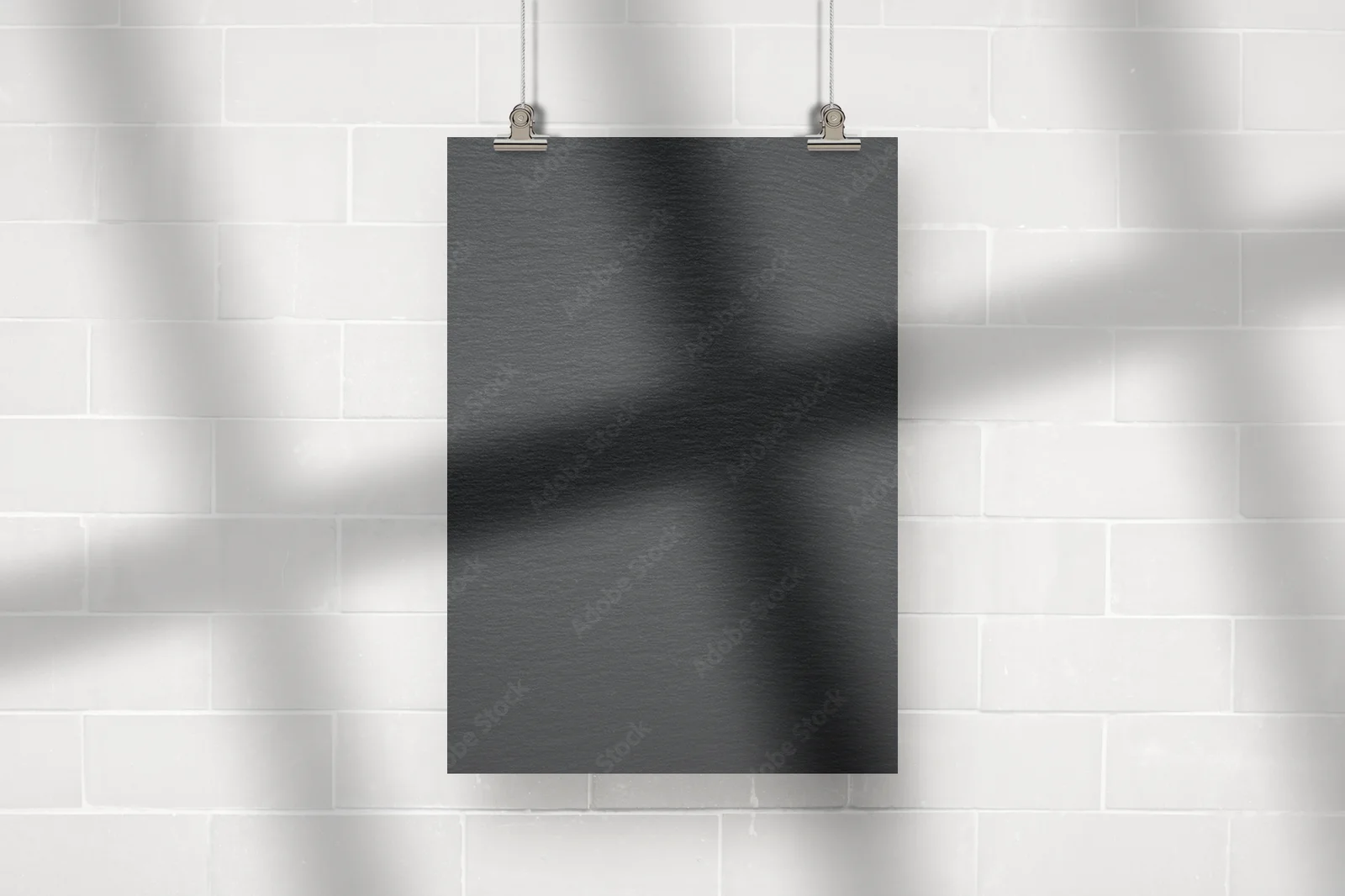 Głęboki urok czarnej skały w monochromatycznym stylu