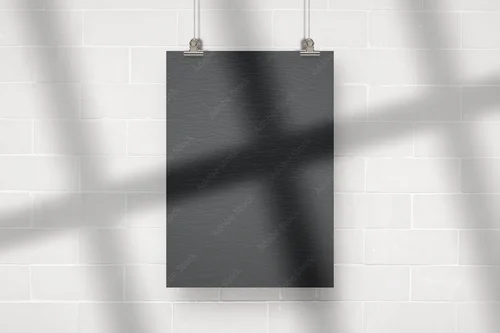 Głęboki urok czarnej skały w monochromatycznym stylu