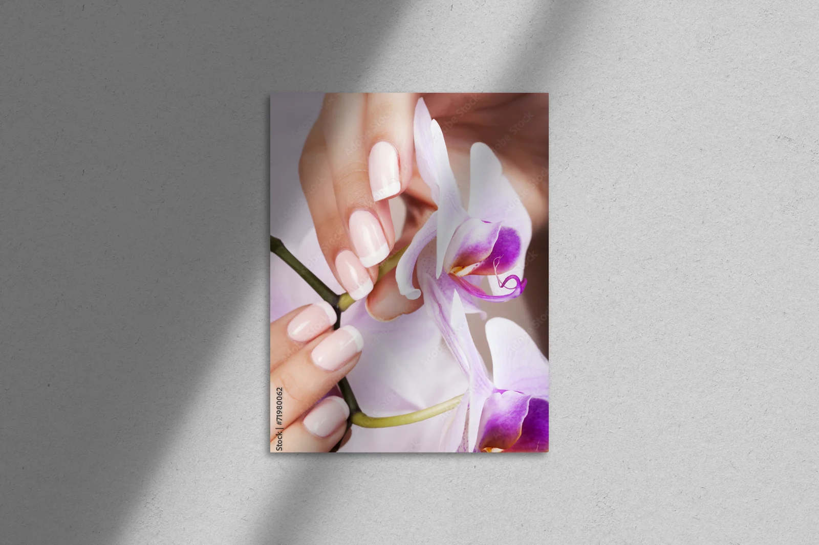 Eleganckie francuskie manicure w pastelowych tonach