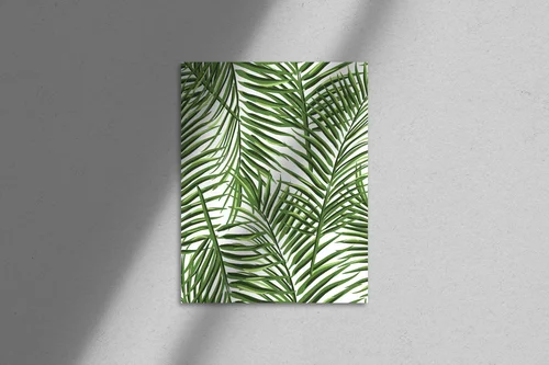 Tropikalne liście palm w jasnej harmonii