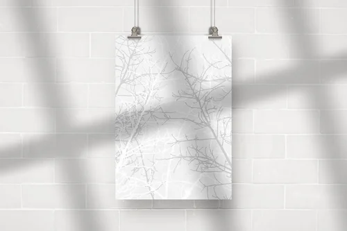Wiosenne odcienie drzew w monochromatycznej harmonii