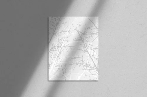 Wiosenne odcienie drzew w monochromatycznej harmonii