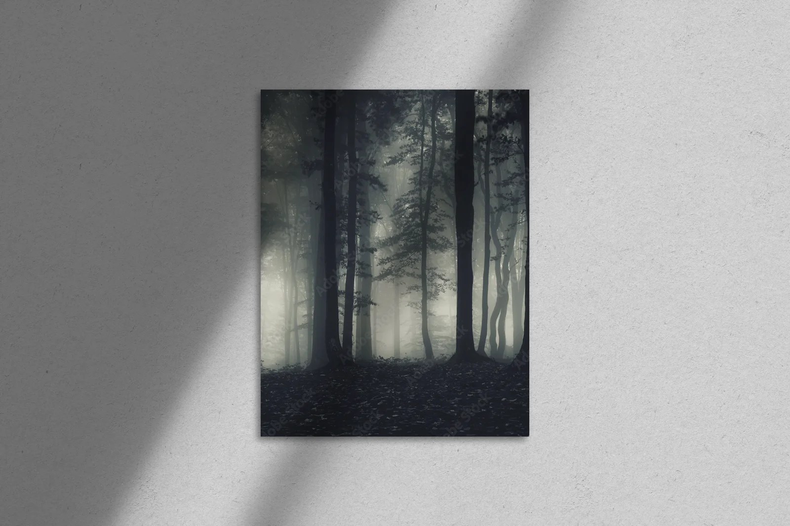 Mistyczne leśne pejzaże w odcieniach nocnej głębi