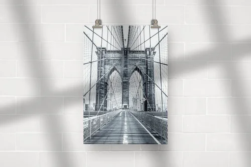 Ikoniczny Brooklyn Bridge w eleganckim czarno-białym stylu