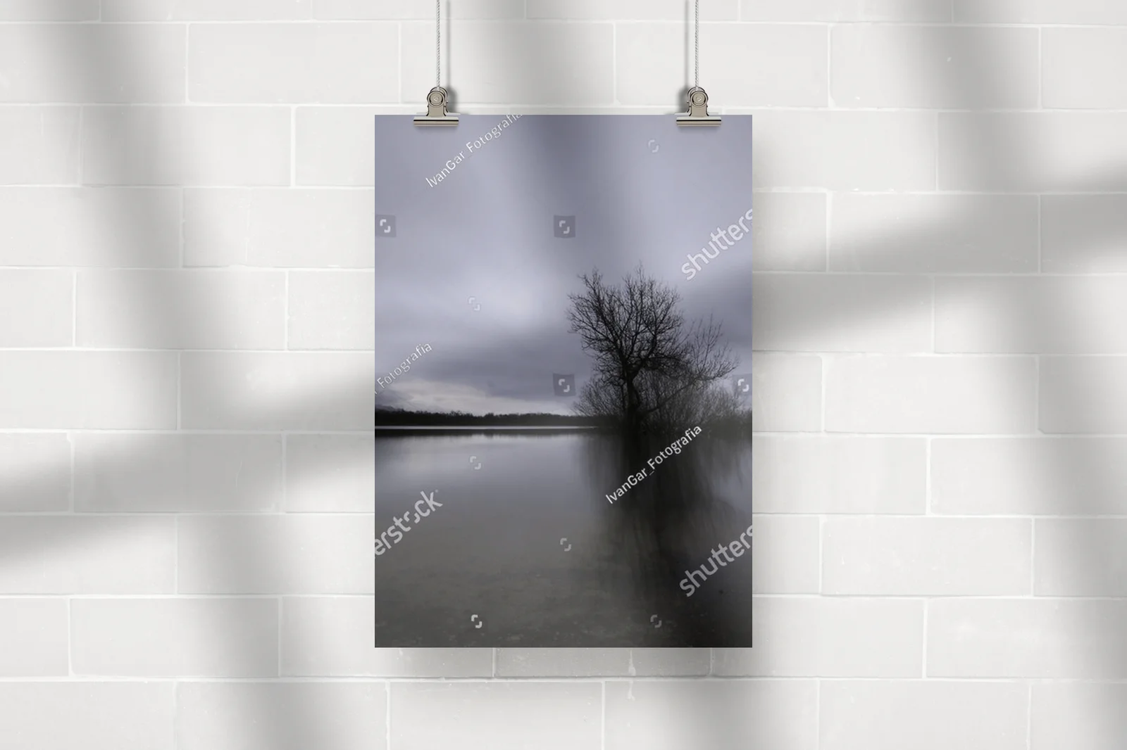 Zachwycająca panorama Santillana Dam w letnich barwach