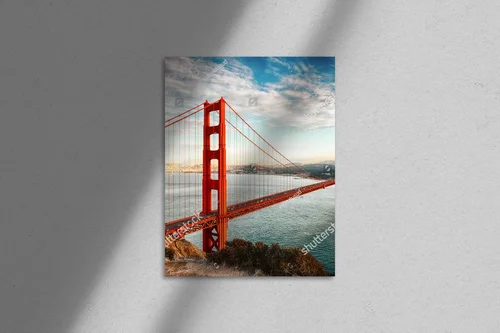 Złote Światła Mostu Golden Gate w Nocnej Aurze