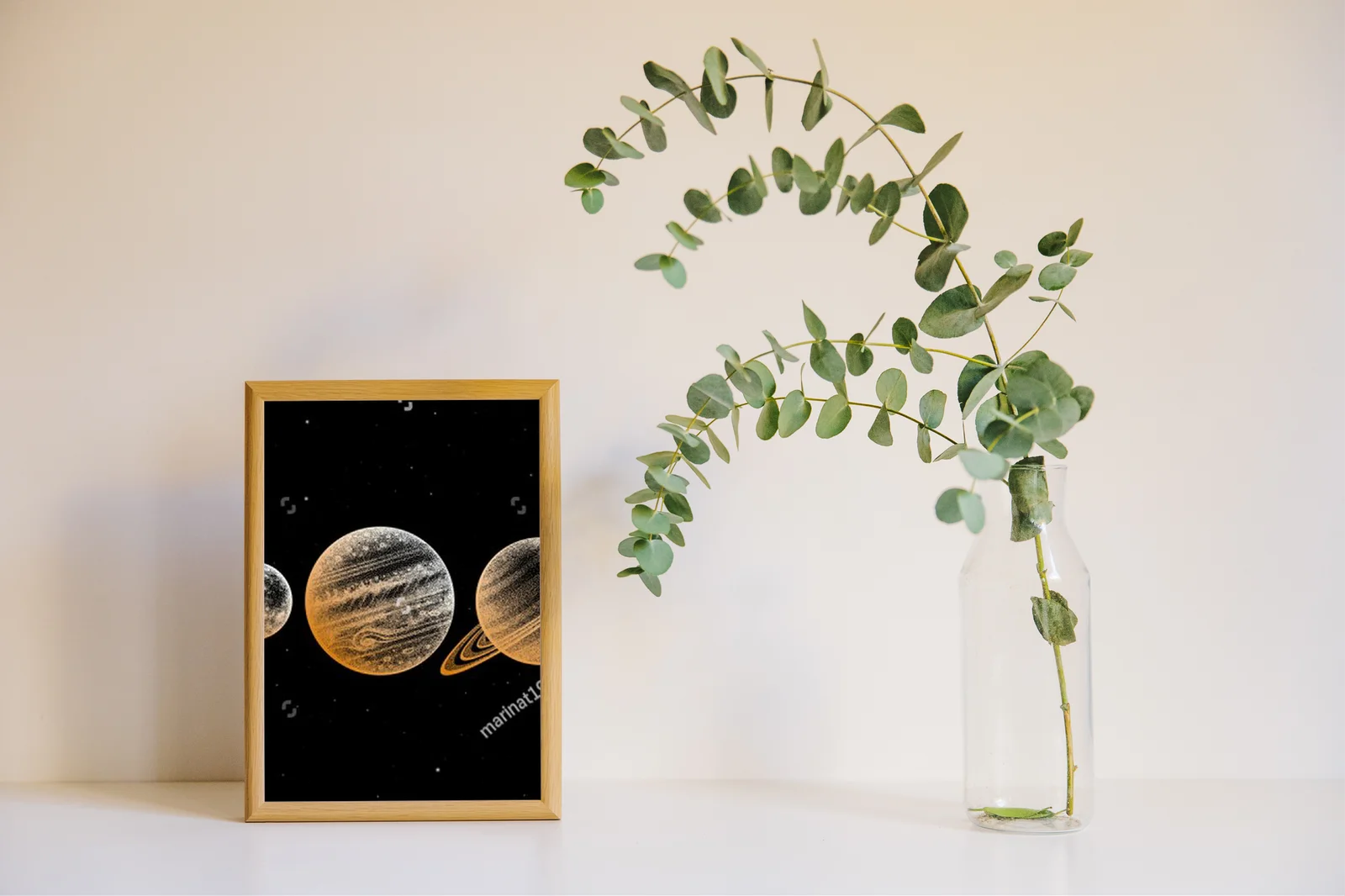 Wyprawa w Kosmos: Elegancja Planet w Czarnej Aranżacji