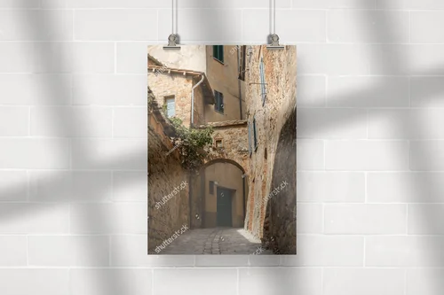 Urokliwa aleja w dolinie Val d'Orcia